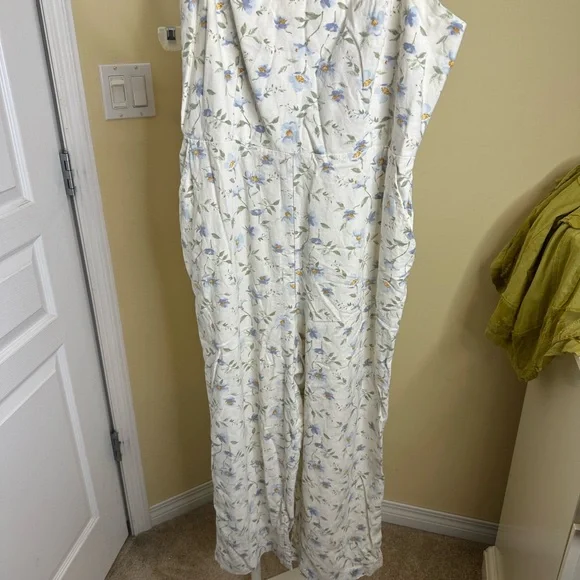 Old Navy Cream Floral Smocked Wide-Leg Jumpsuit with Blue Print - Picture 6 of 11